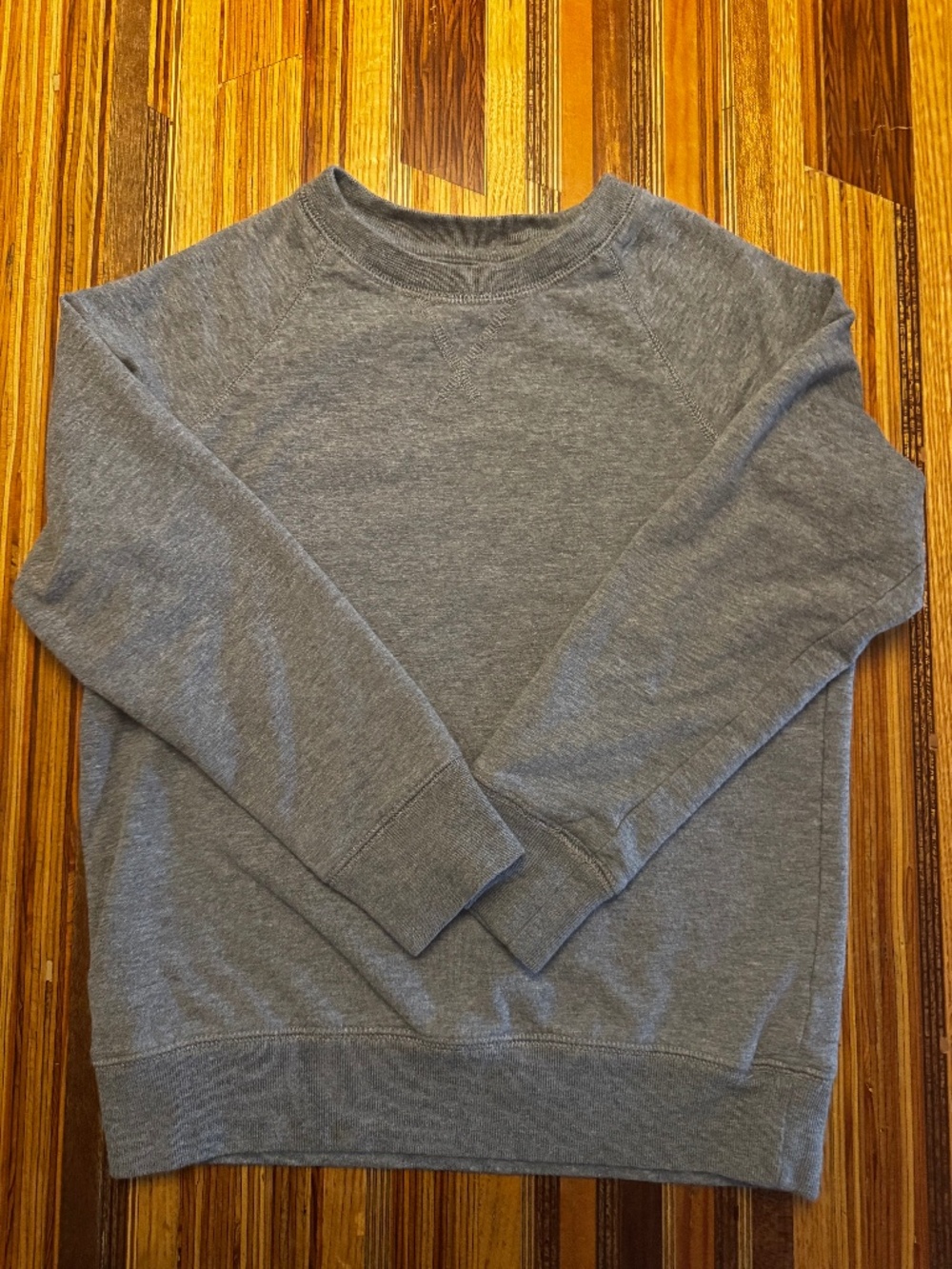 Primary gray crewneck kids size 6-7